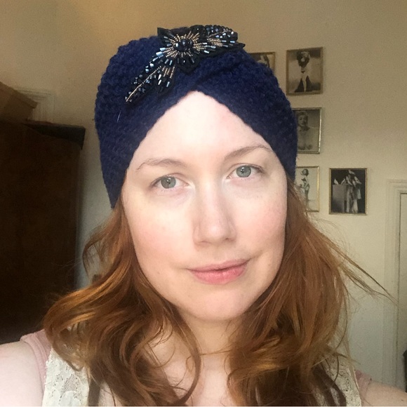 ❄️ turban style knit winter hat with beaded appliqué - Picture 5 of 7